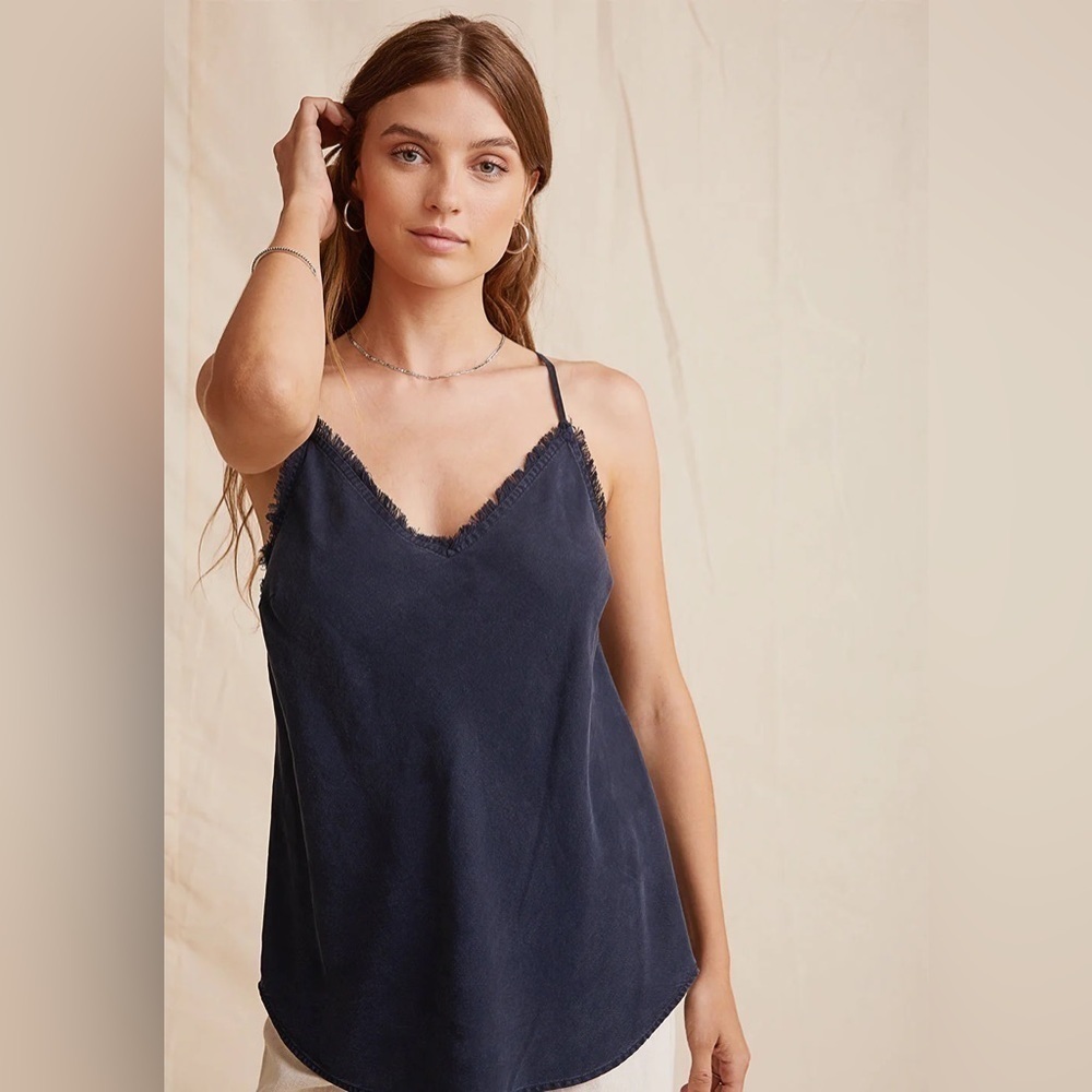 NWT bella Dahl Top/dark grey
